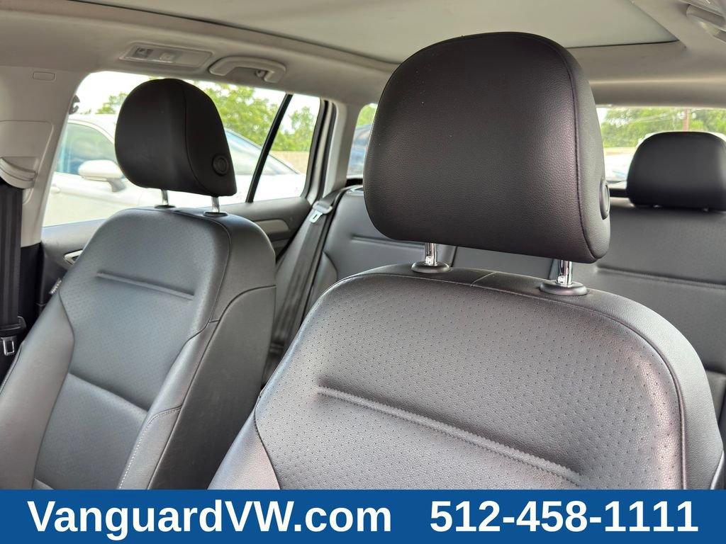 Used 2017 Volkswagen Golf SE FWD image 12