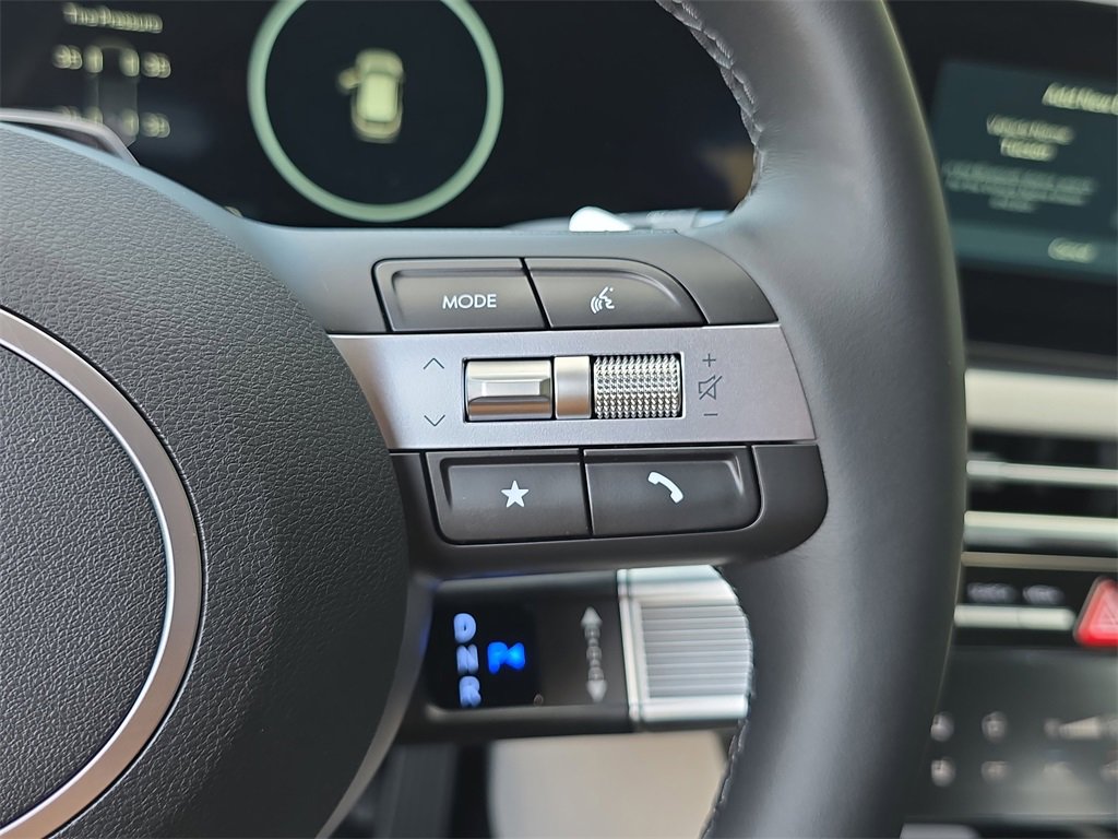 New 2025 Hyundai Tucson Limited image 18