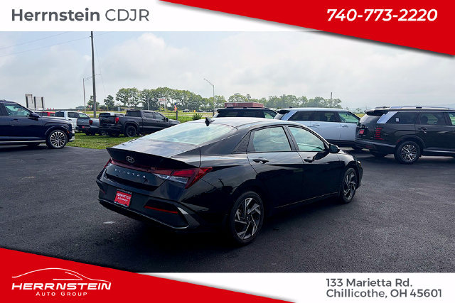 Used 2025 Hyundai Elantra Sport FWD image 21
