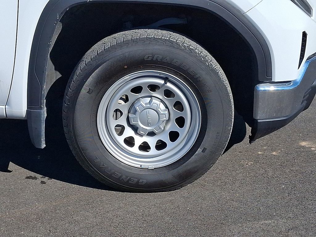 Used 2024 GMC Sierra 1500 Pro w/ Convenience Package image 8