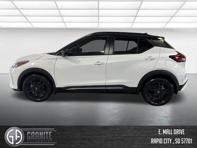 Used 2023 Nissan Kicks SR w/ SR Premium Package image 2