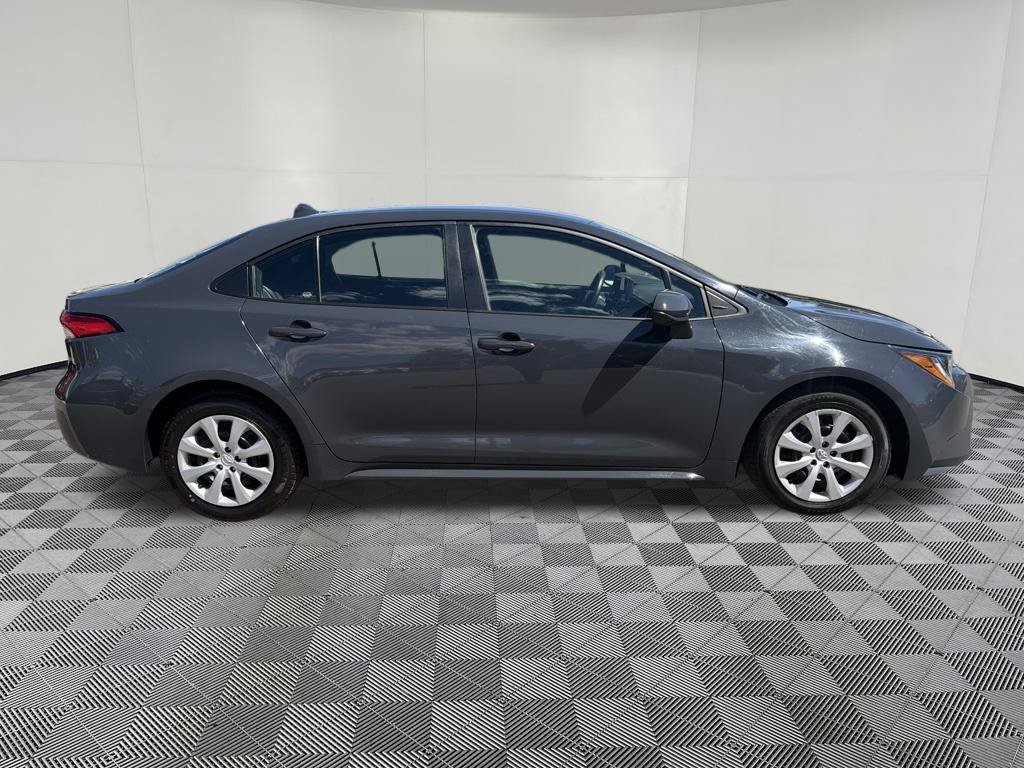 Used 2025 Toyota Corolla LE FWD image 8