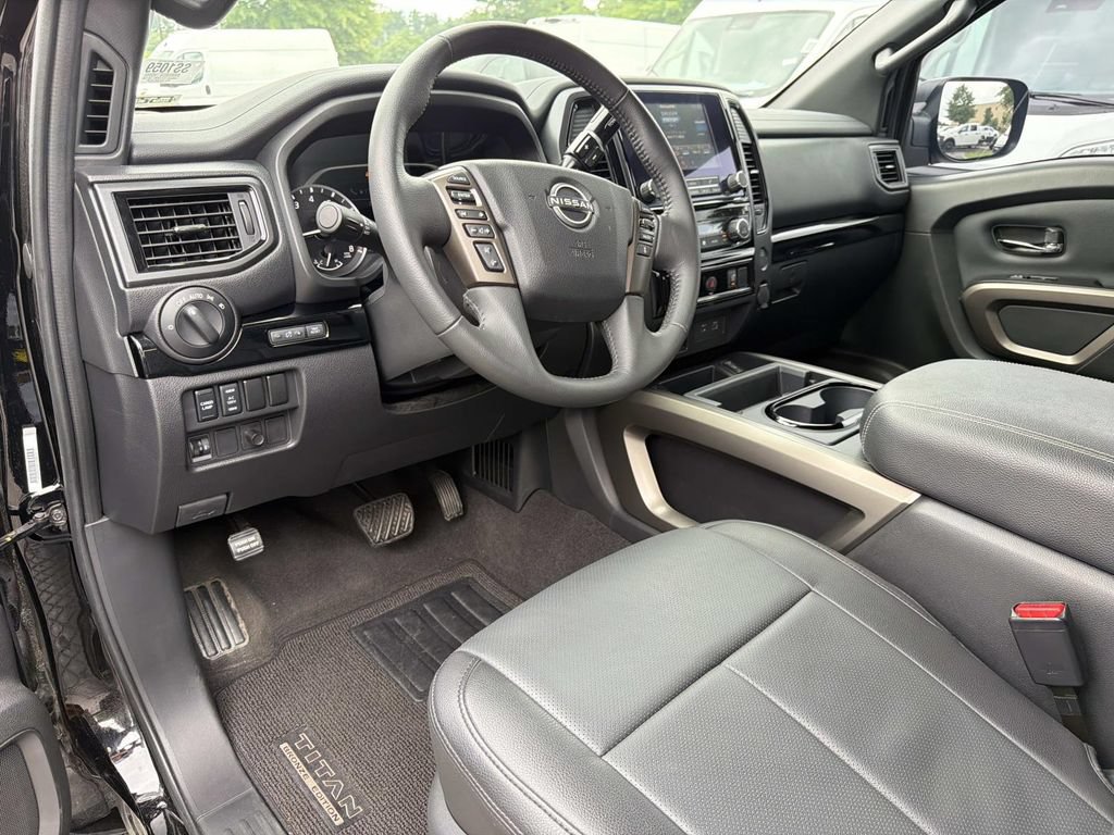Used 2024 Nissan Titan SV w/ SV Bronze Edition Package RWD image 23