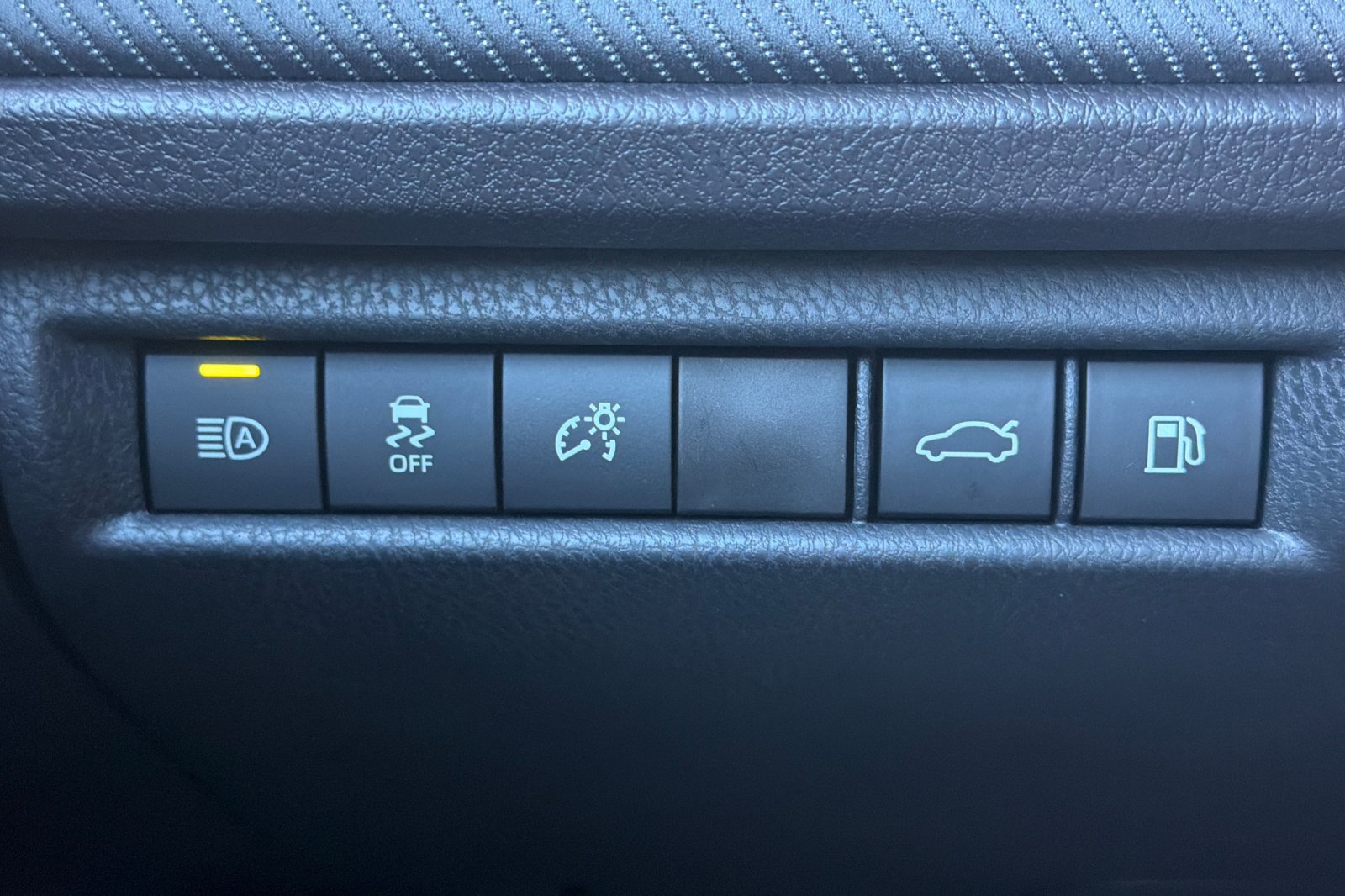 Used 2026 Toyota Camry SE FWD image 36