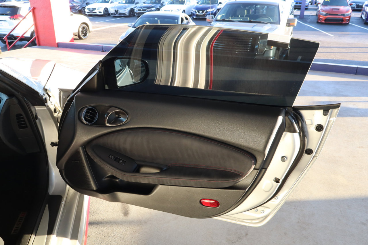 Used 2016 Nissan 370Z NISMO image 16