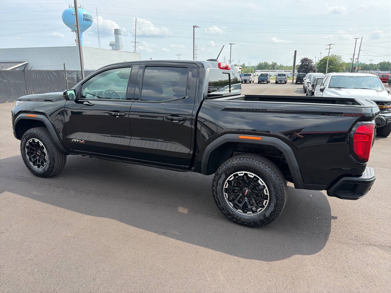 Used 2026 GMC Canyon AT4 w/ Technology Plus Package AWD/4WD image 8