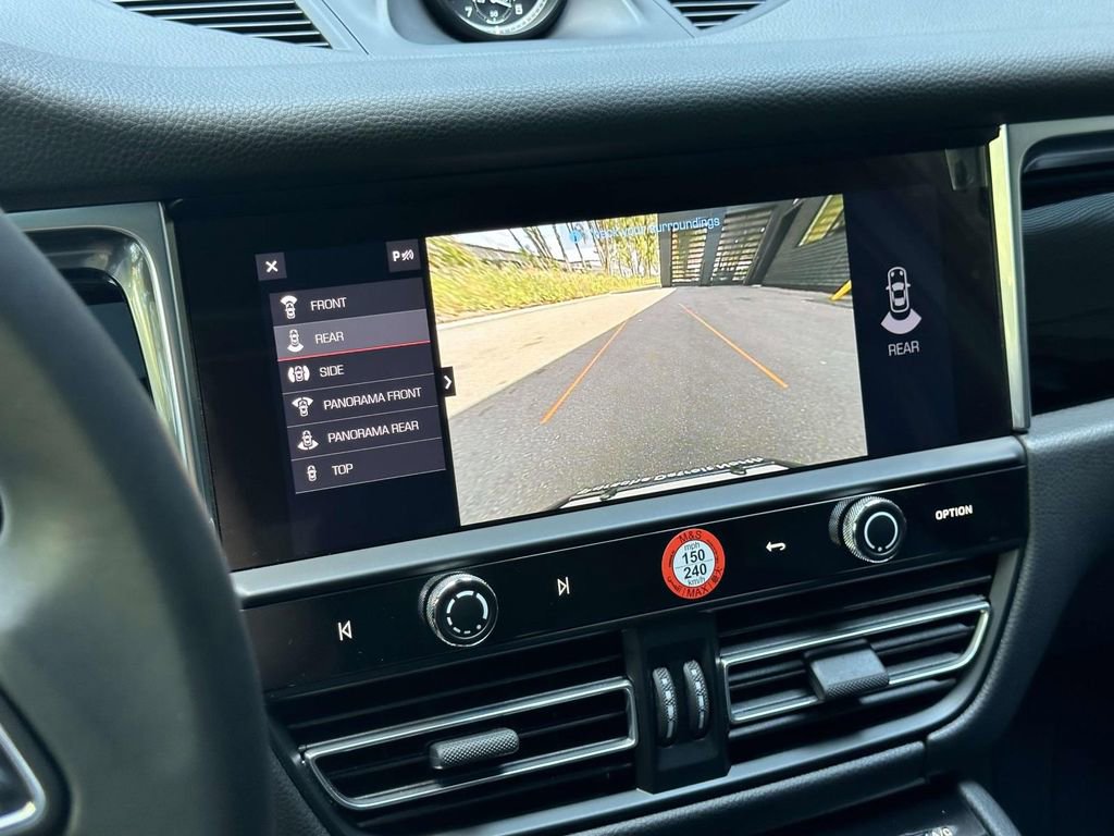 Certified 2025 Porsche Macan image 26