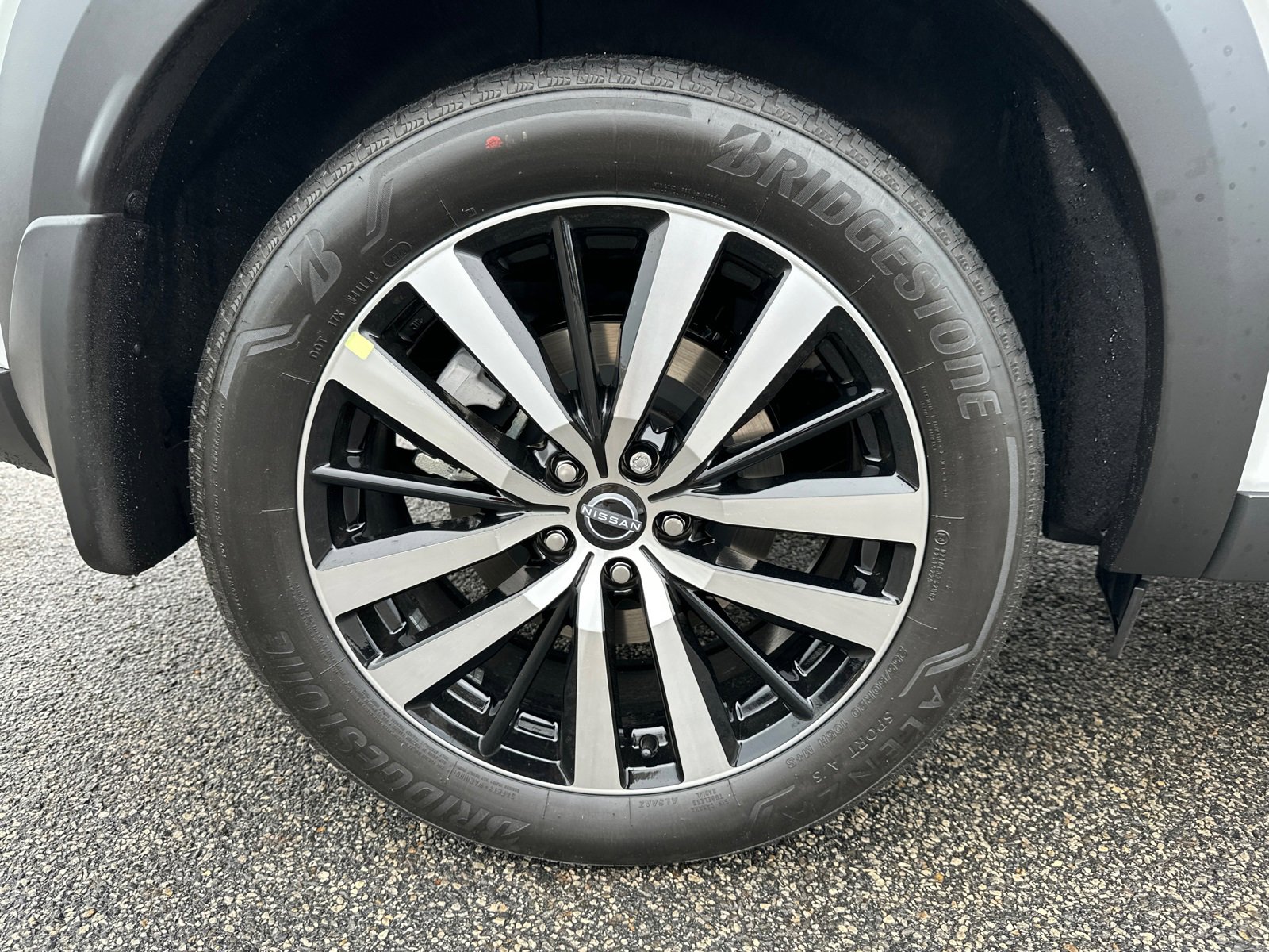 New 2025 Nissan Pathfinder Platinum w/ Cargo Package image 18