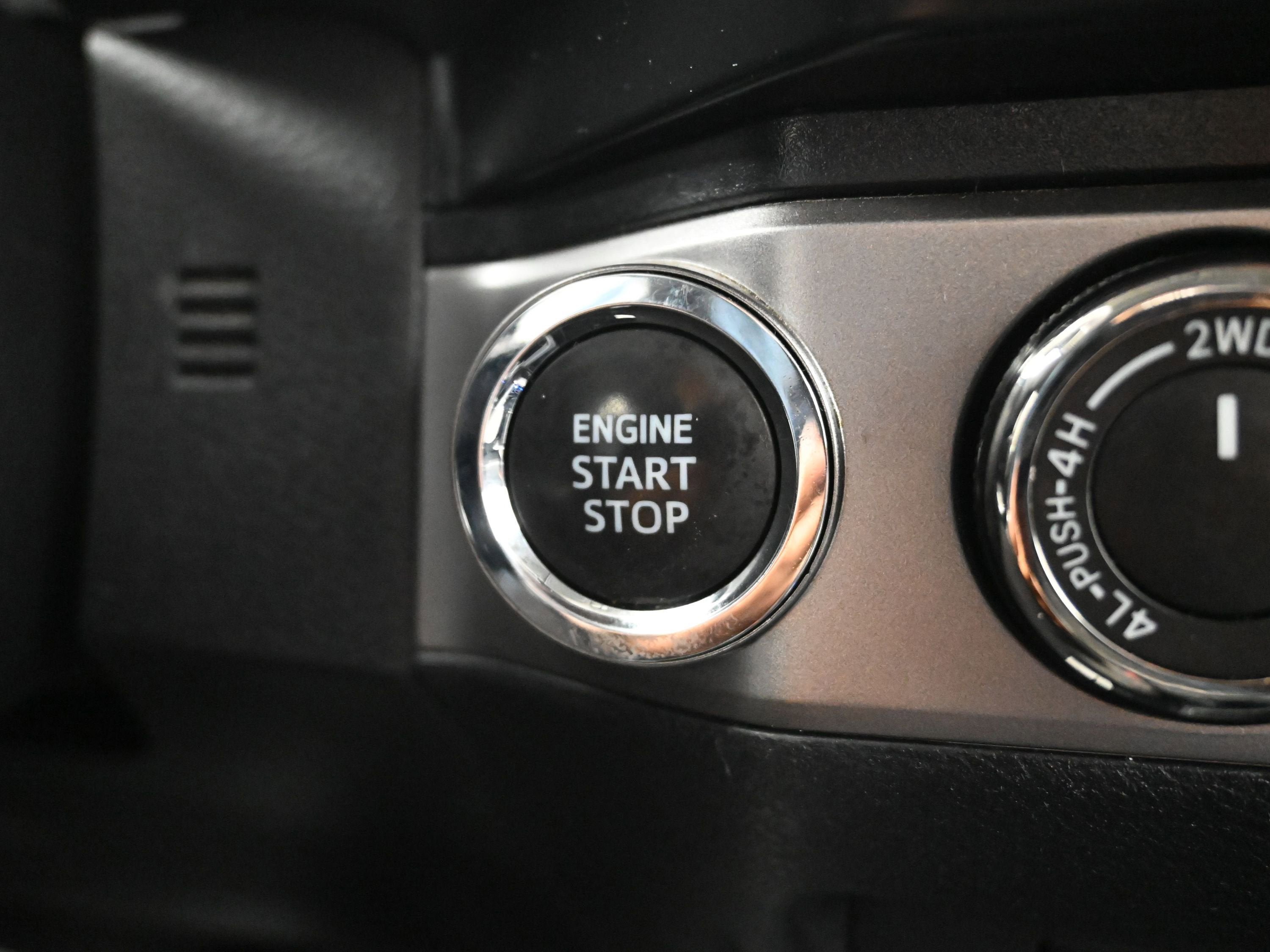 Used 2023 Toyota Tacoma SR5 w/ Technology Package image 17