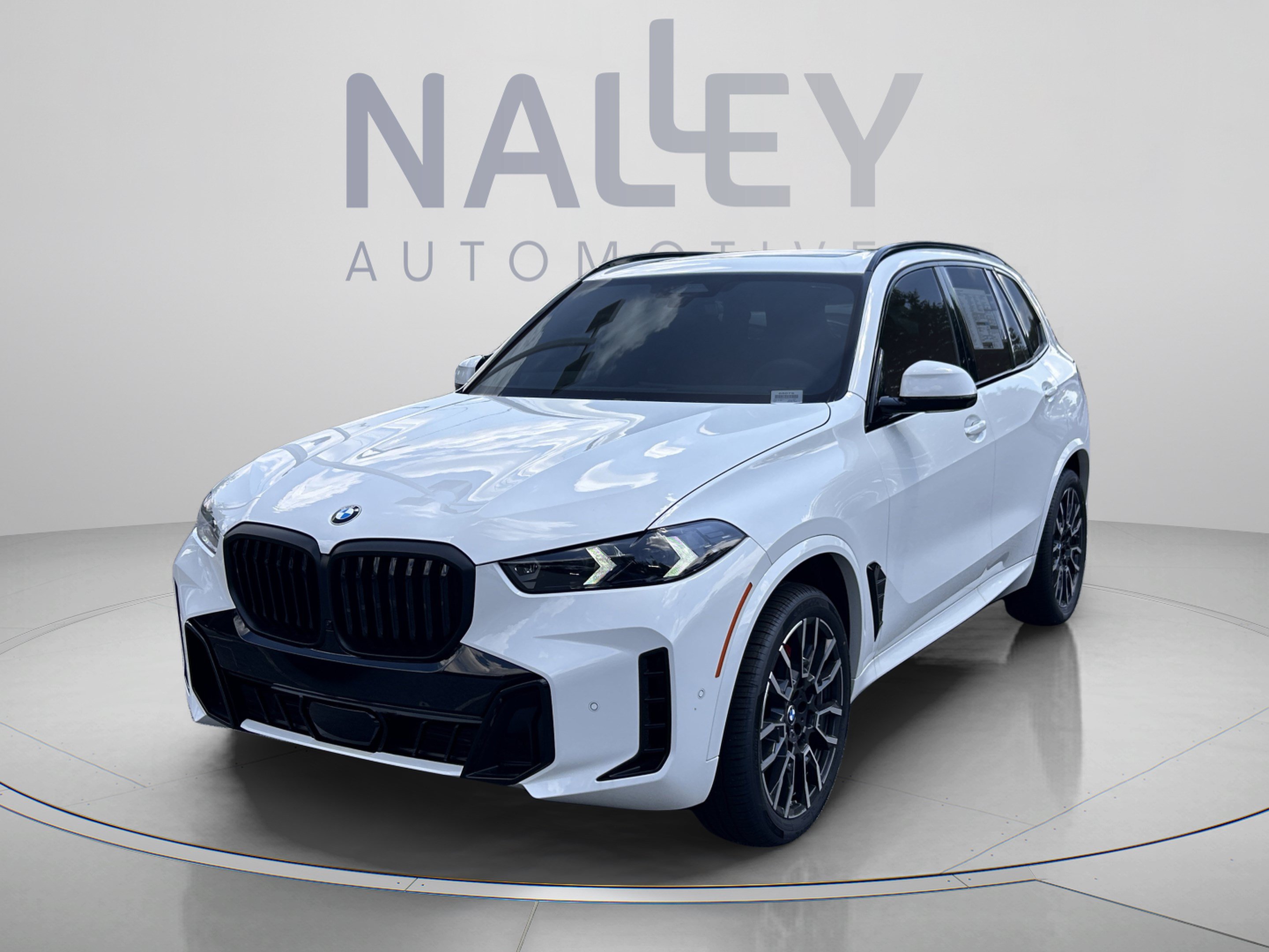 New 2026 BMW X5 xDrive40i w/ M Sport Package AWD/4WD image 1