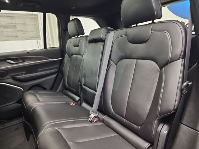 New 2025 Jeep Grand Cherokee Limited w/ Luxury Tech Group II image 35