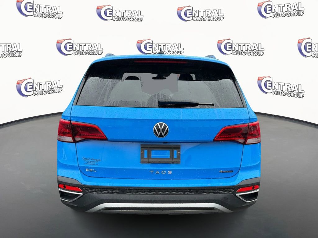 Used 2022 Volkswagen Taos SEL w/ Panoramic Sunroof Package image 6