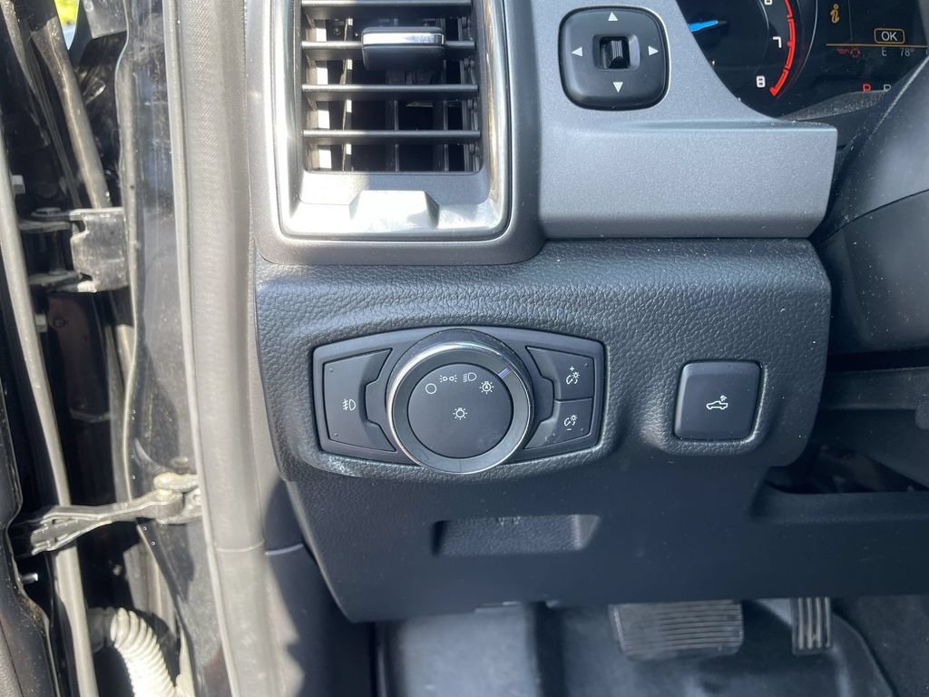 Used 2019 Ford Ranger XLT w/ Equipment Group 302A Luxury AWD/4WD image 19