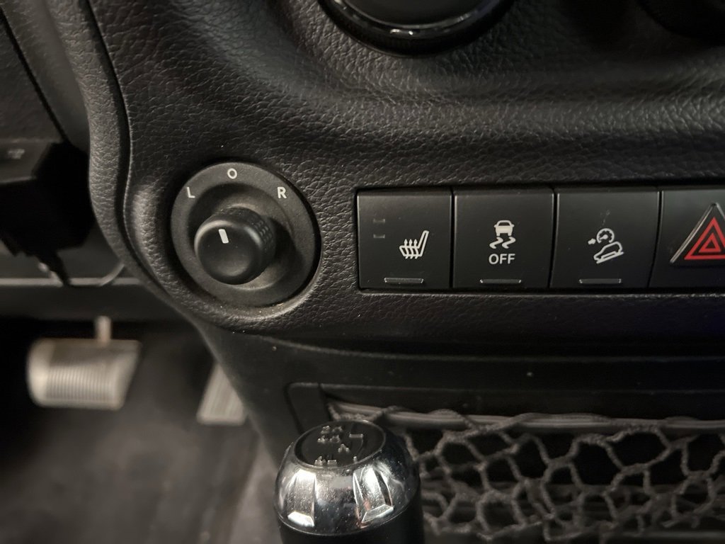 Used 2016 Jeep Wrangler Unlimited Sahara w/ Dual Top Group image 13