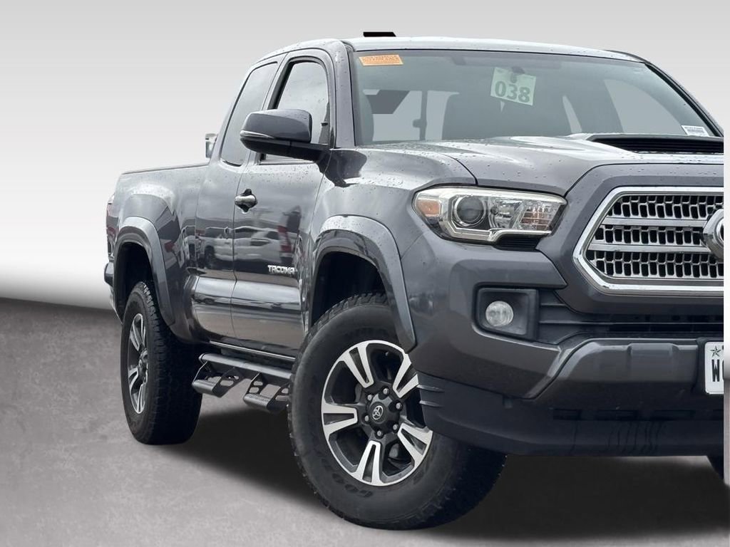 Used 2016 Toyota Tacoma TRD Sport w/ Towing Package RWD image 1