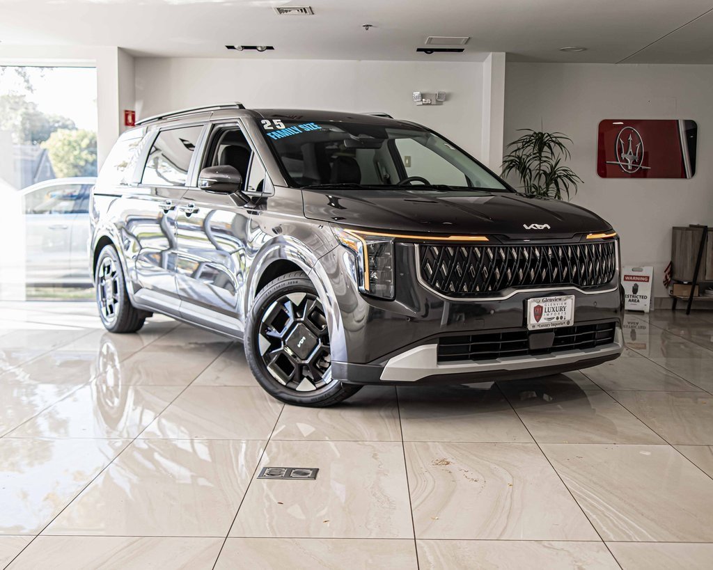 Used 2025 Kia Carnival EX image 5