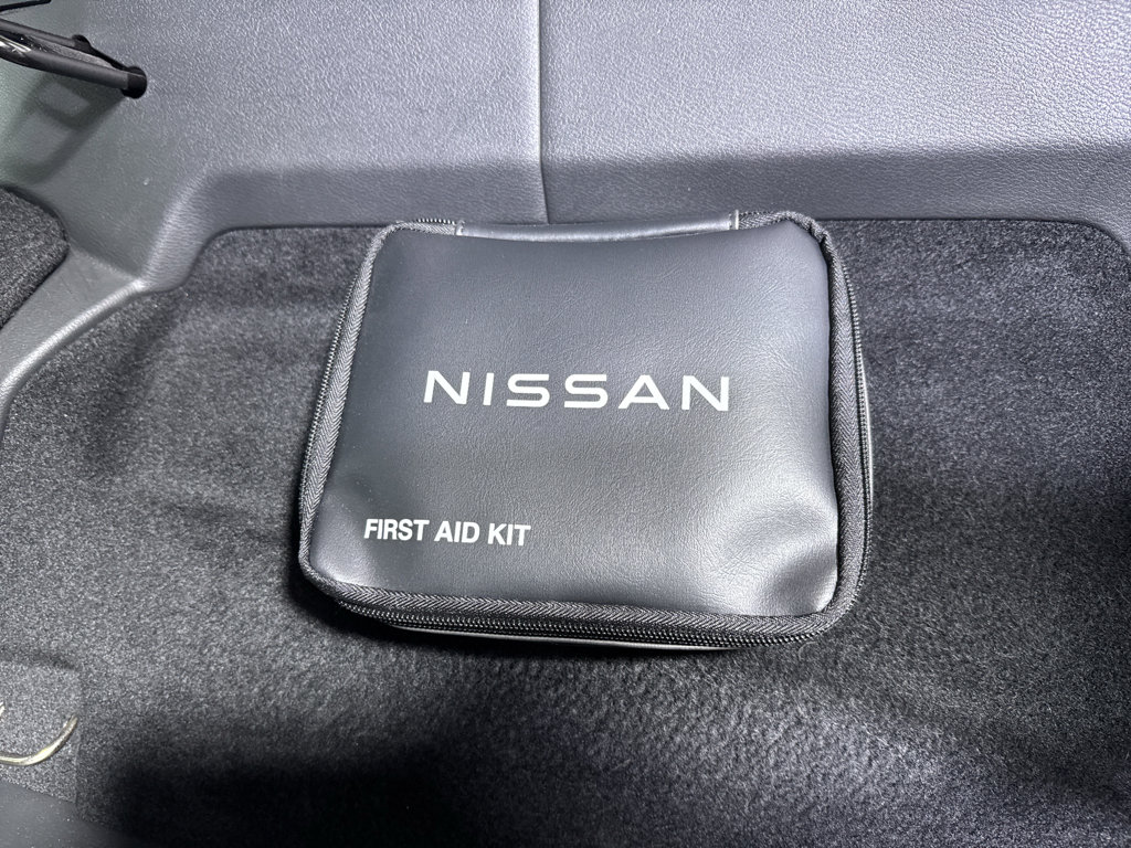 Used 2024 Nissan Rogue SV w/ SV Premium Package image 8