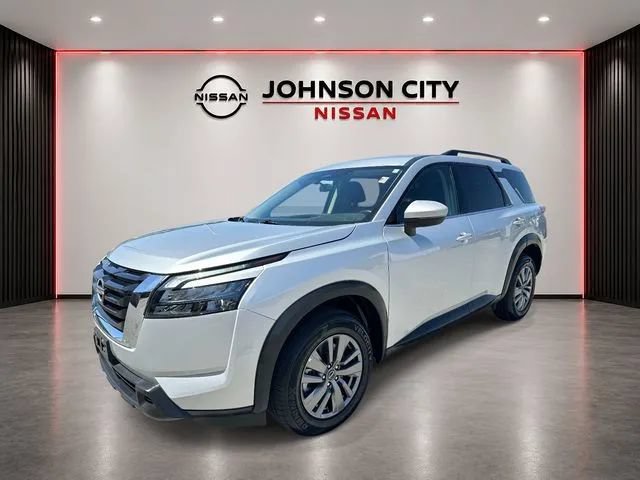 Used 2025 Nissan Pathfinder SV AWD/4WD image 9