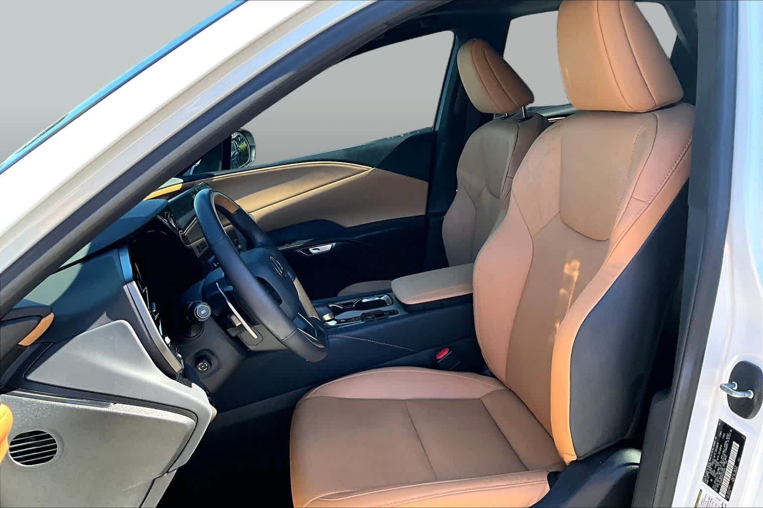 Used 2024 Lexus RX 350 Premium w/ Accessory Package (Z1) FWD image 8
