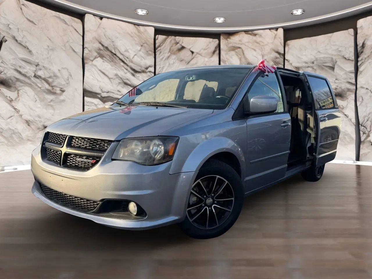 Used 2015 Dodge Grand Caravan SXT w/ Blacktop Package image 11