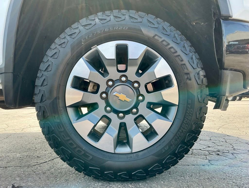 Used 2022 Chevrolet Silverado 2500 Custom w/ Custom Value Package AWD/4WD image 11