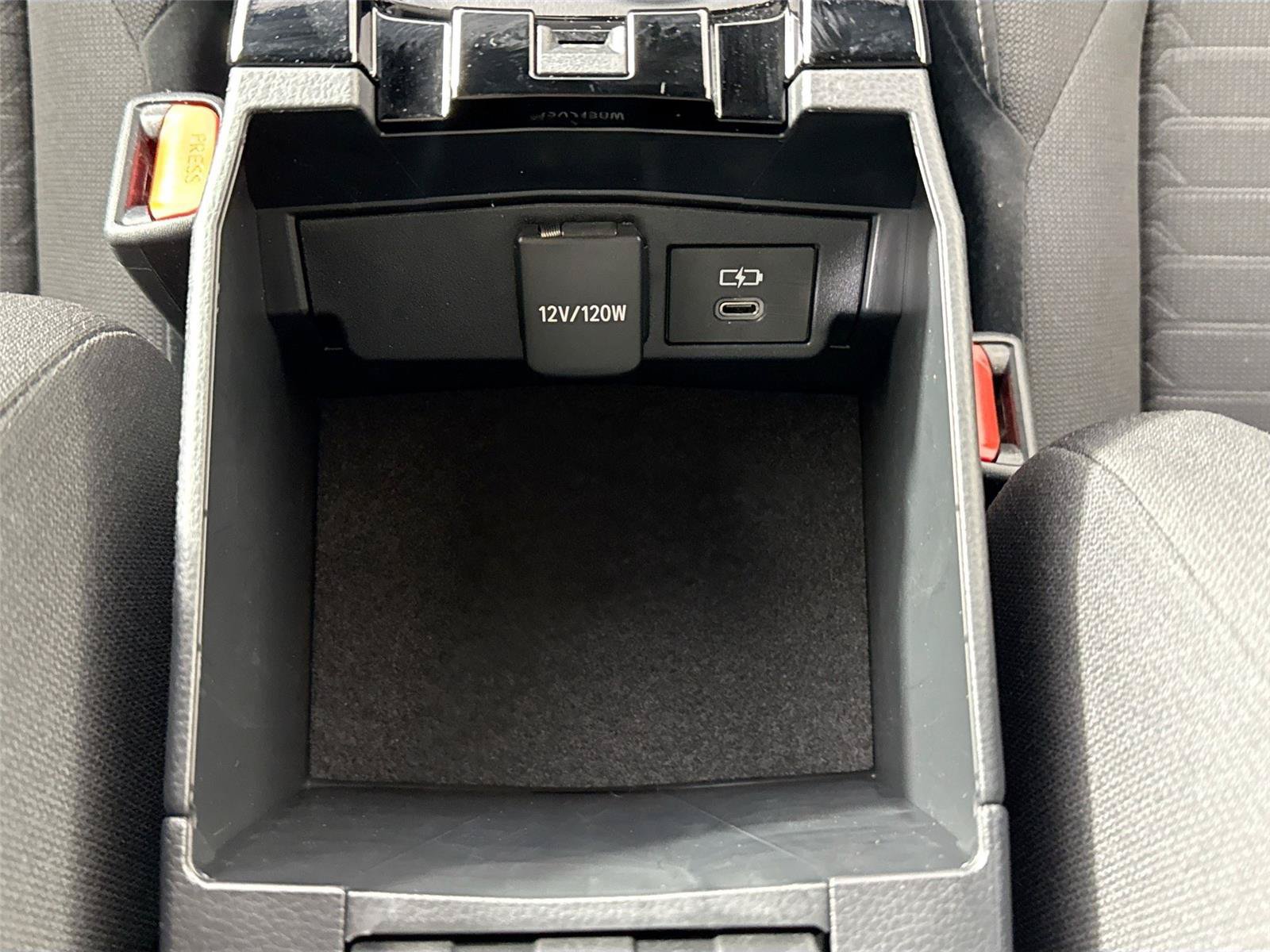 Certified 2025 Toyota Corolla SE FWD image 31