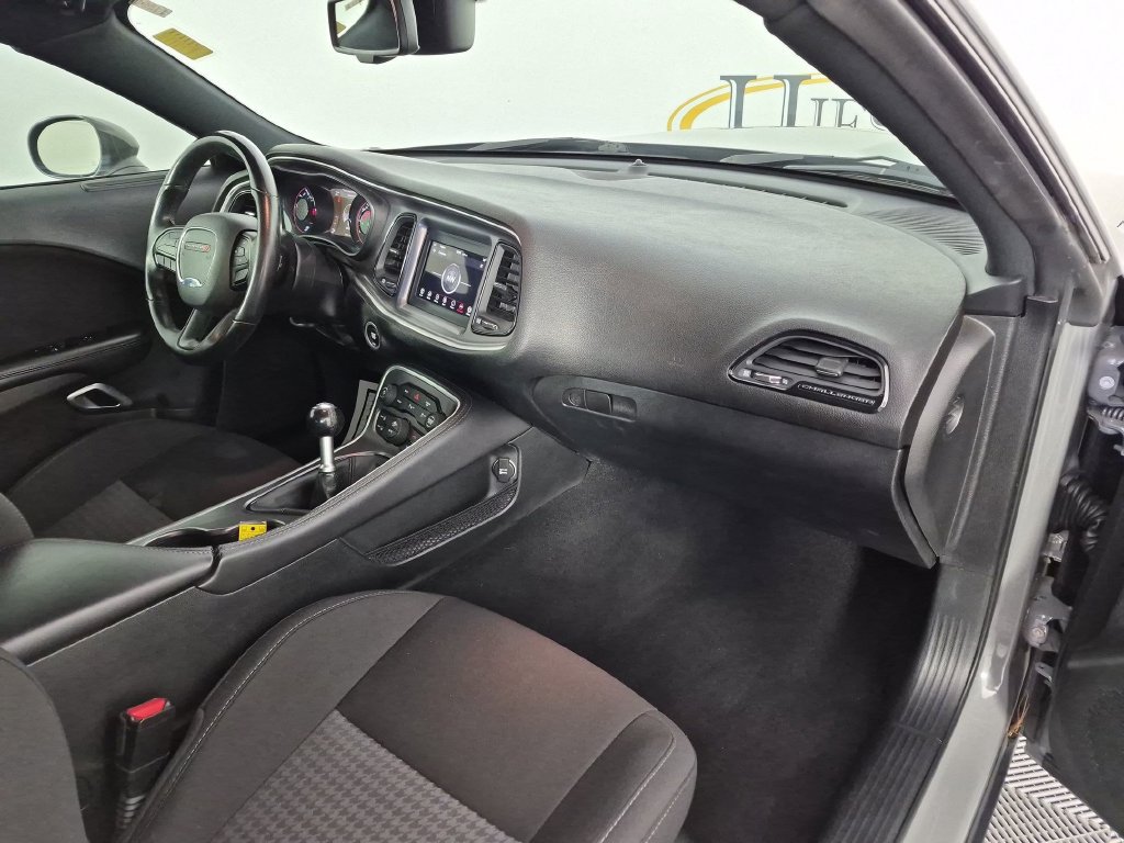 Used 2019 Dodge Challenger R/T w/ Blacktop Package RWD image 33
