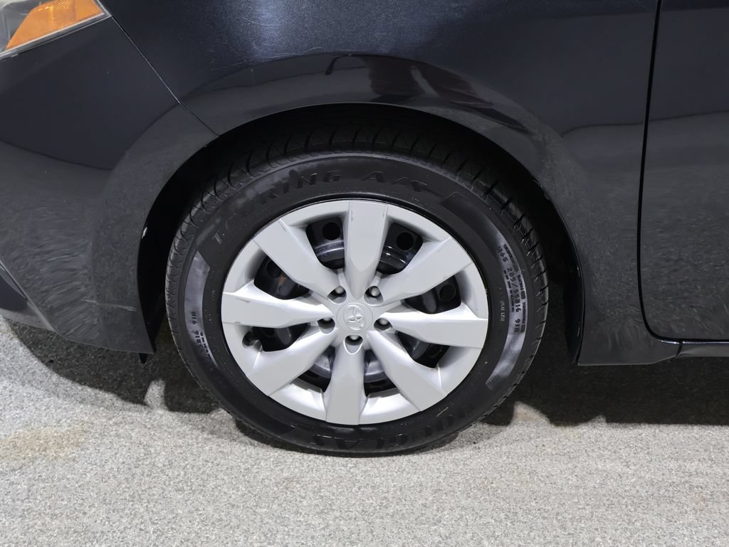 Used 2015 Toyota Corolla LE FWD image 8