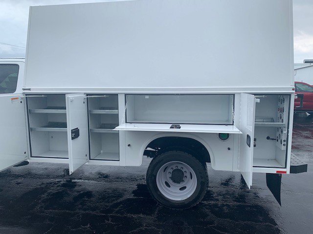 New 2025 Ford F550 4x4 Crew Cab Super Duty image 2