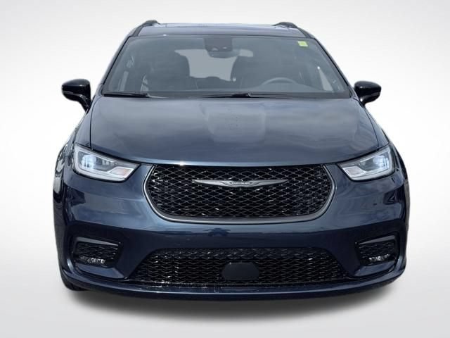Used 2025 Chrysler Pacifica Limited FWD video 2