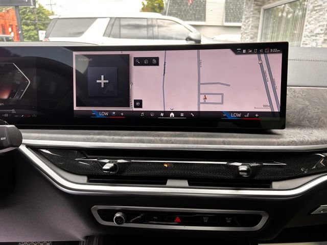 Used 2024 BMW X7 xDrive40i w/ Premium Package AWD/4WD image 22