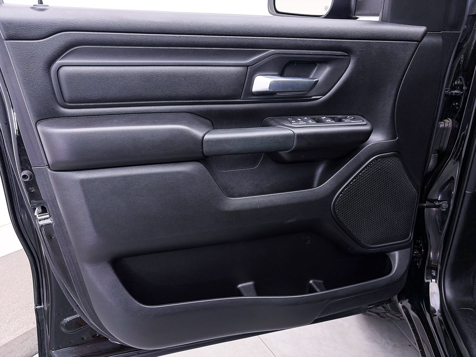 Used 2025 RAM 1500 Warlock AWD/4WD image 18
