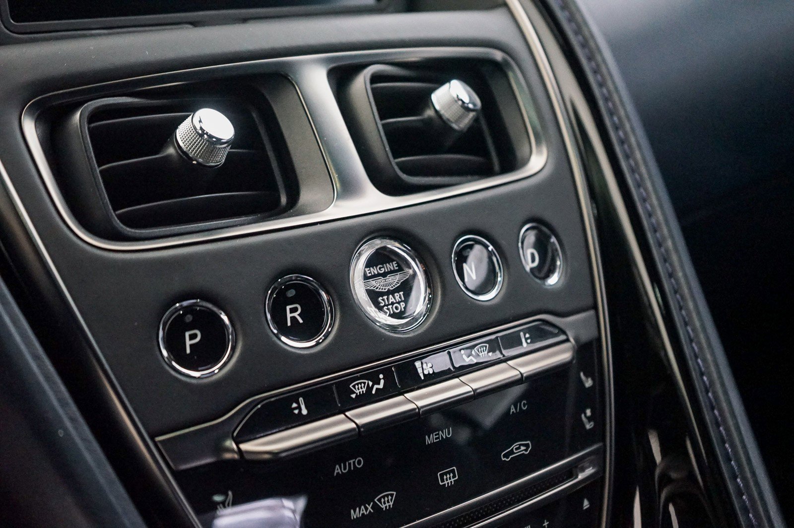 Used 2017 Aston Martin DB11 V12 image 24