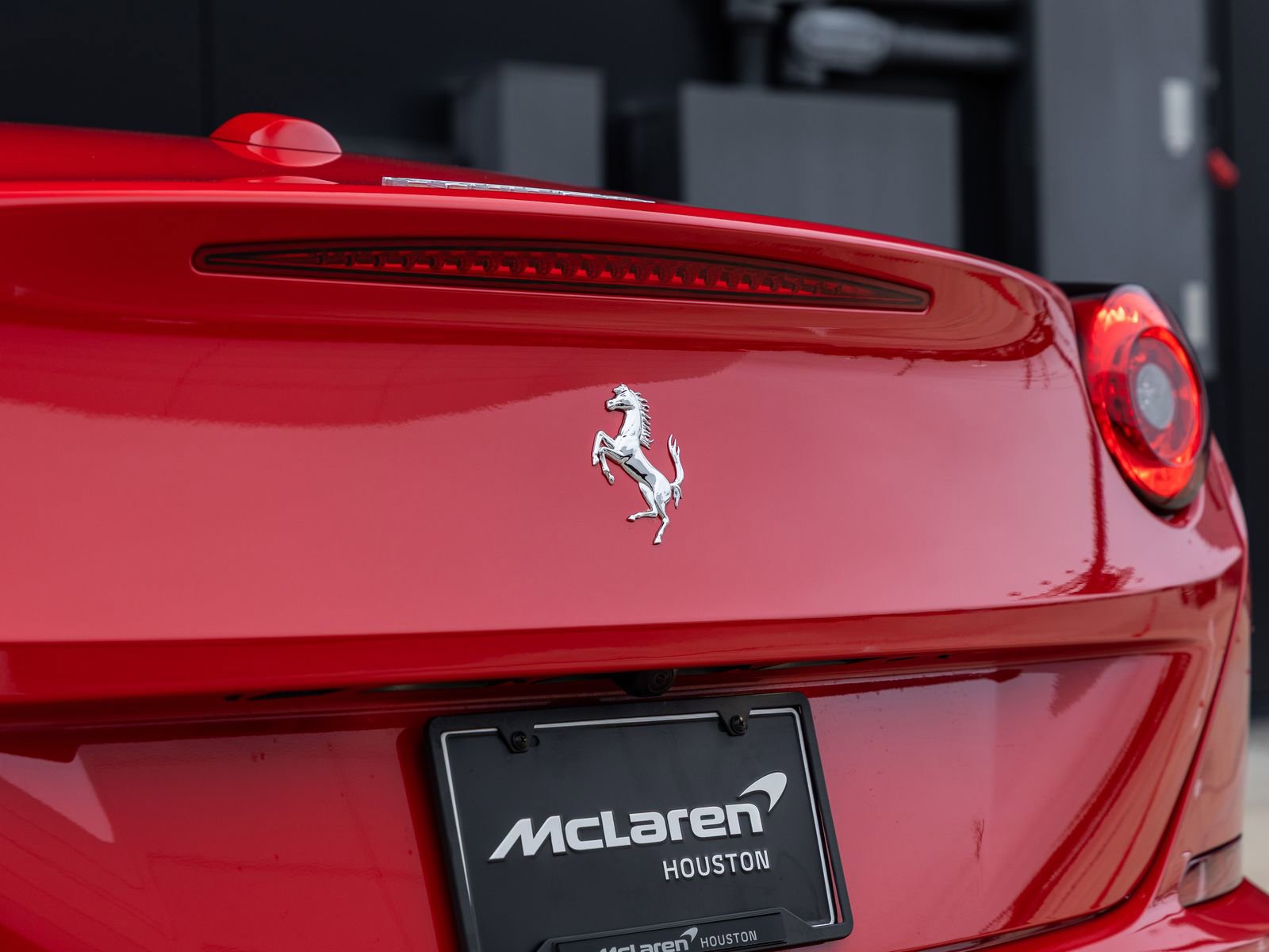 Used 2016 Ferrari California T RWD image 16