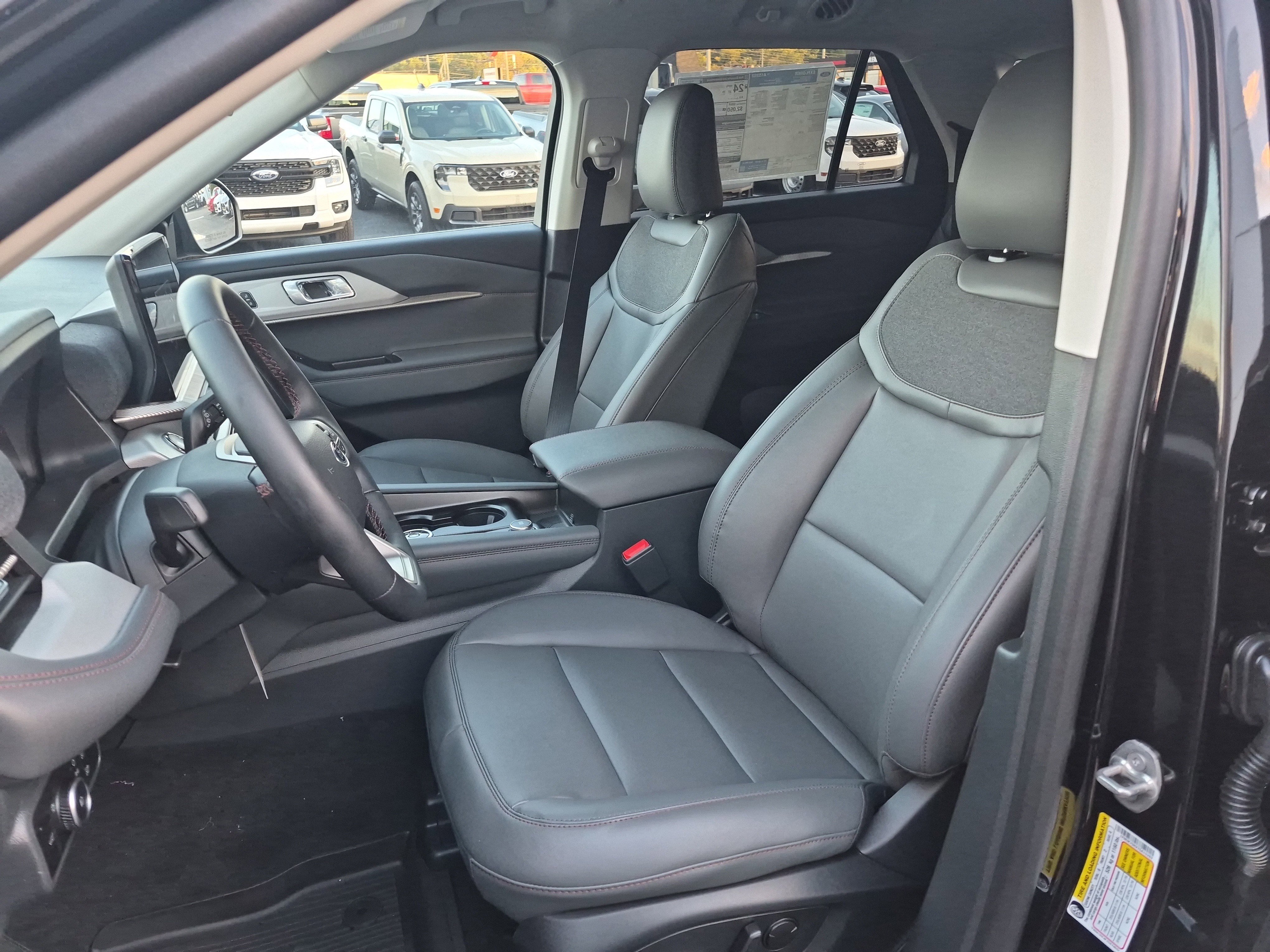 New 2026 Ford Explorer Active w/ Active Comfort Package image 10