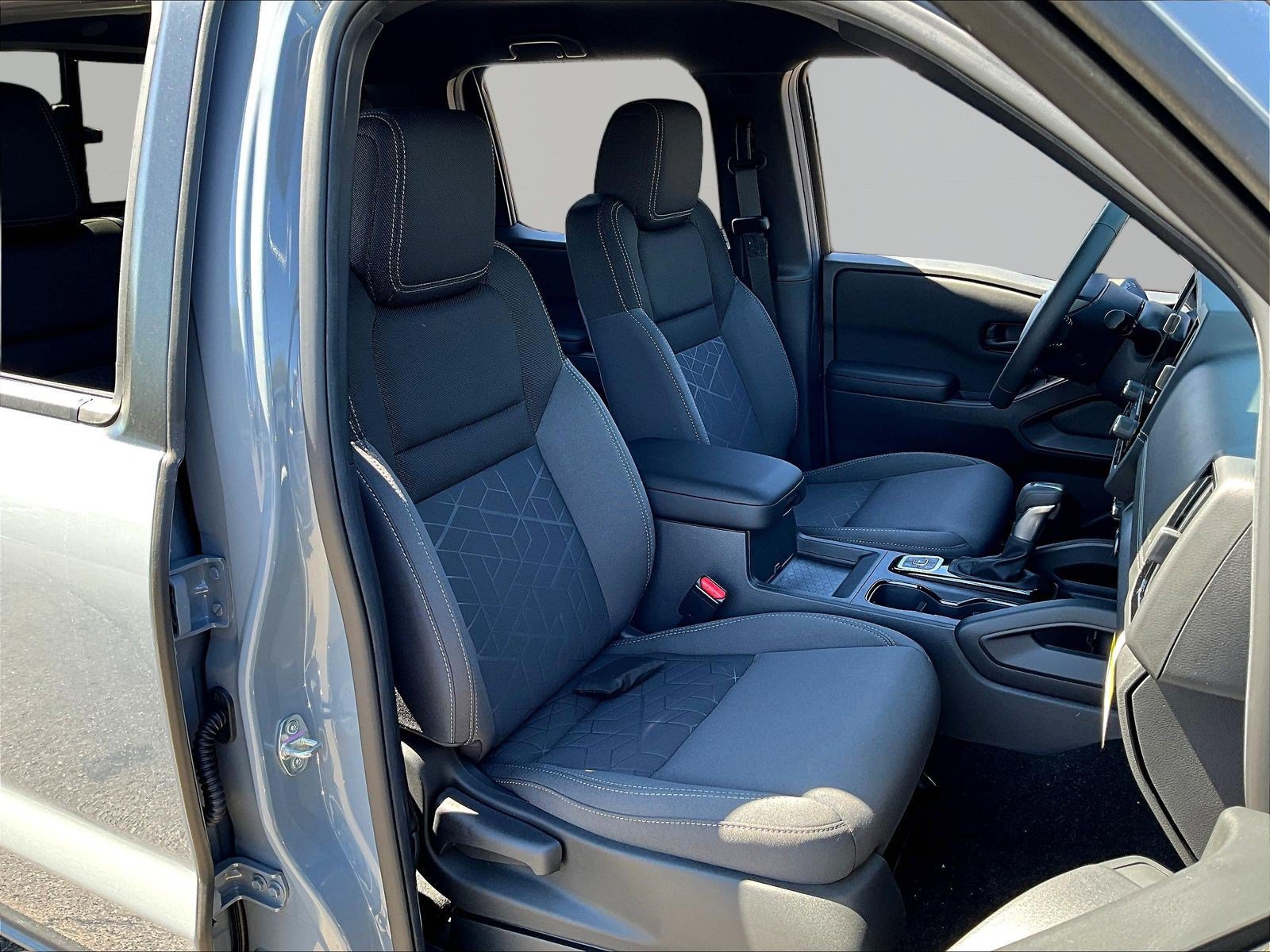 New 2026 Nissan Frontier SV w/ SV Convenience Package AWD/4WD image 18