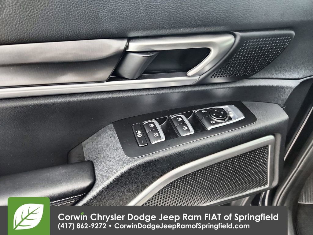 Used 2025 Kia Telluride S AWD/4WD image 21