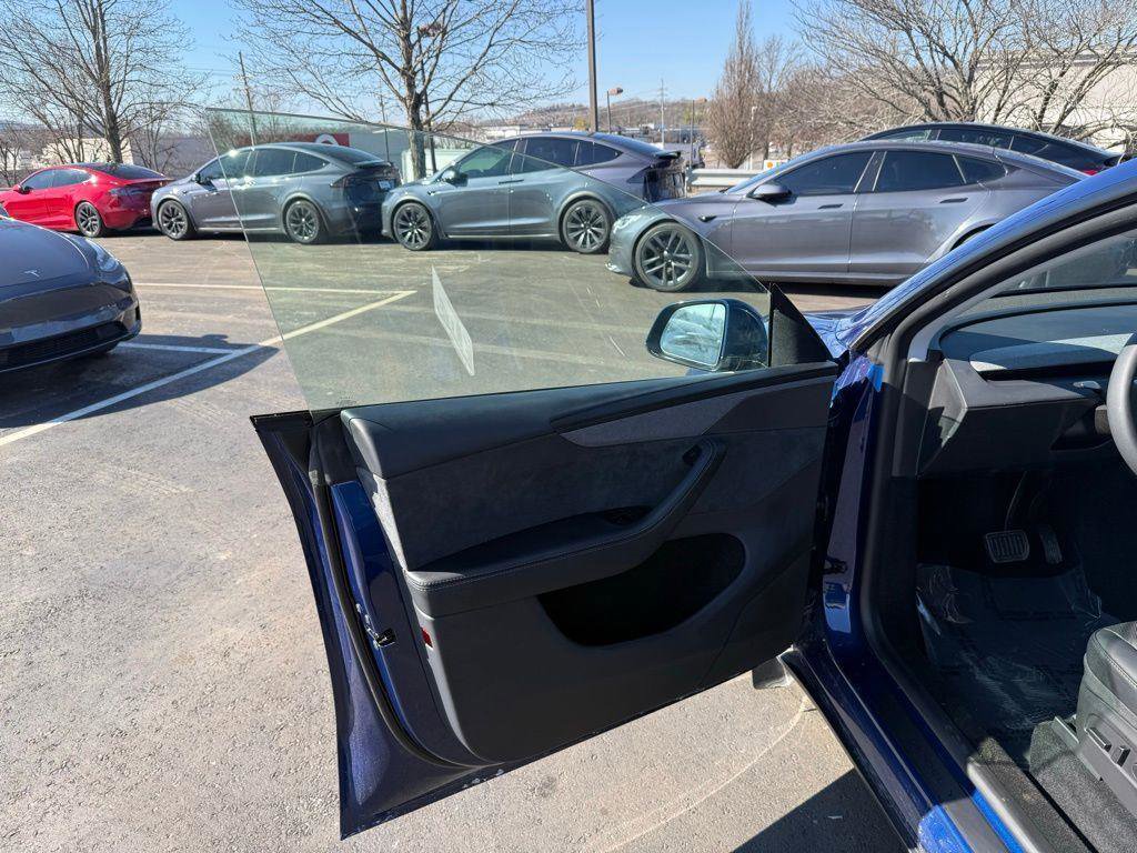 Used 2026 Tesla Model Y Long Range AWD/4WD image 9