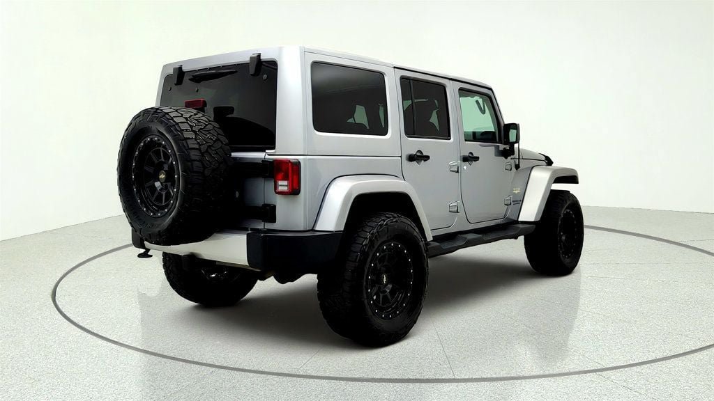 Used 2015 Jeep Wrangler Unlimited Sahara w/ Connectivity Group AWD/4WD image 5