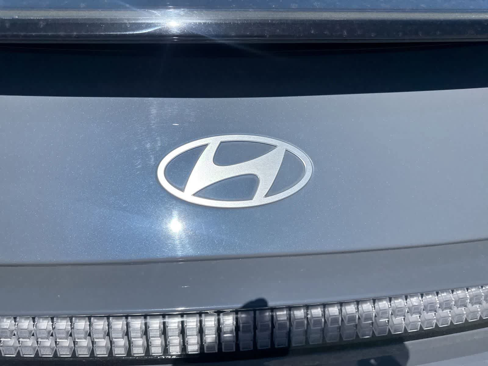 Used 2024 Hyundai Ioniq 6 SE RWD image 12