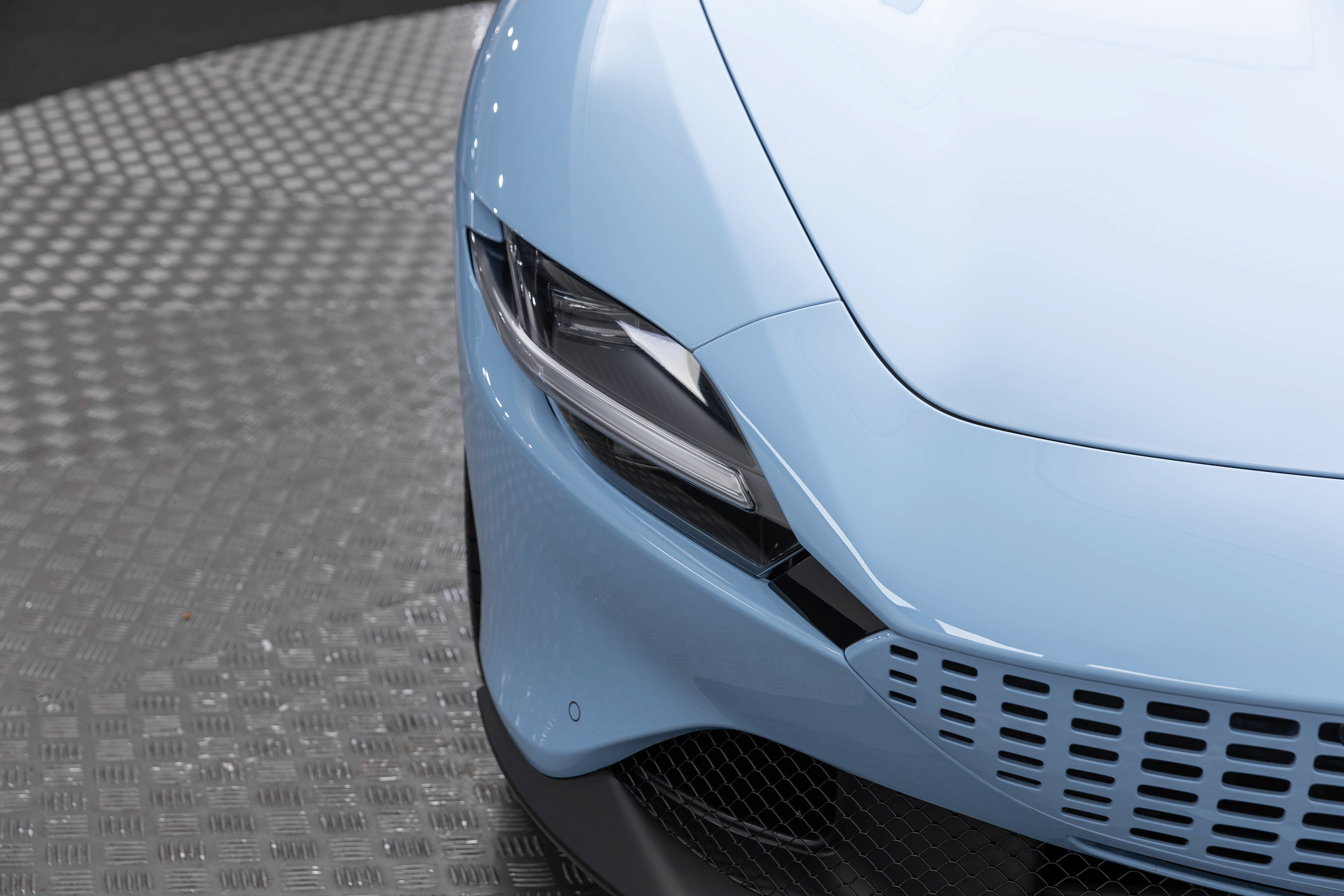 Certified 2025 Ferrari Roma Spider RWD image 57