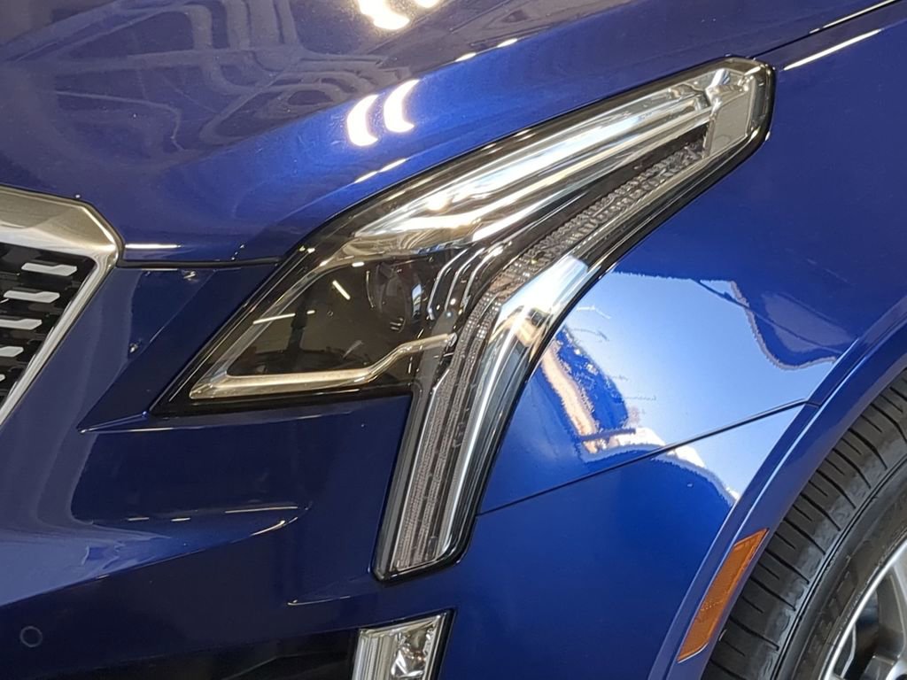 Used 2023 Cadillac XT5 Premium Luxury w/ LPO, Floor Liner Package AWD/4WD image 11