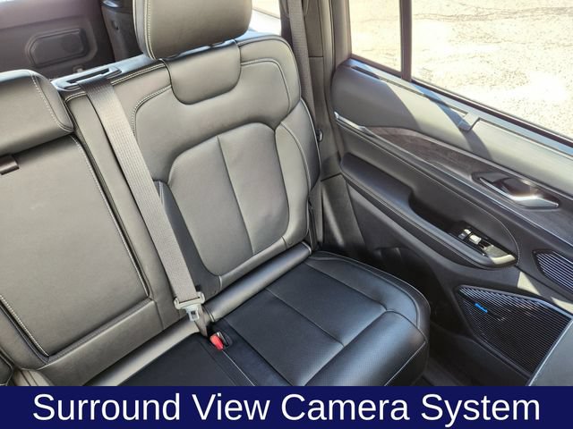 Used 2022 Jeep Grand Cherokee Overland w/ Adv Protech Group III AWD/4WD image 18