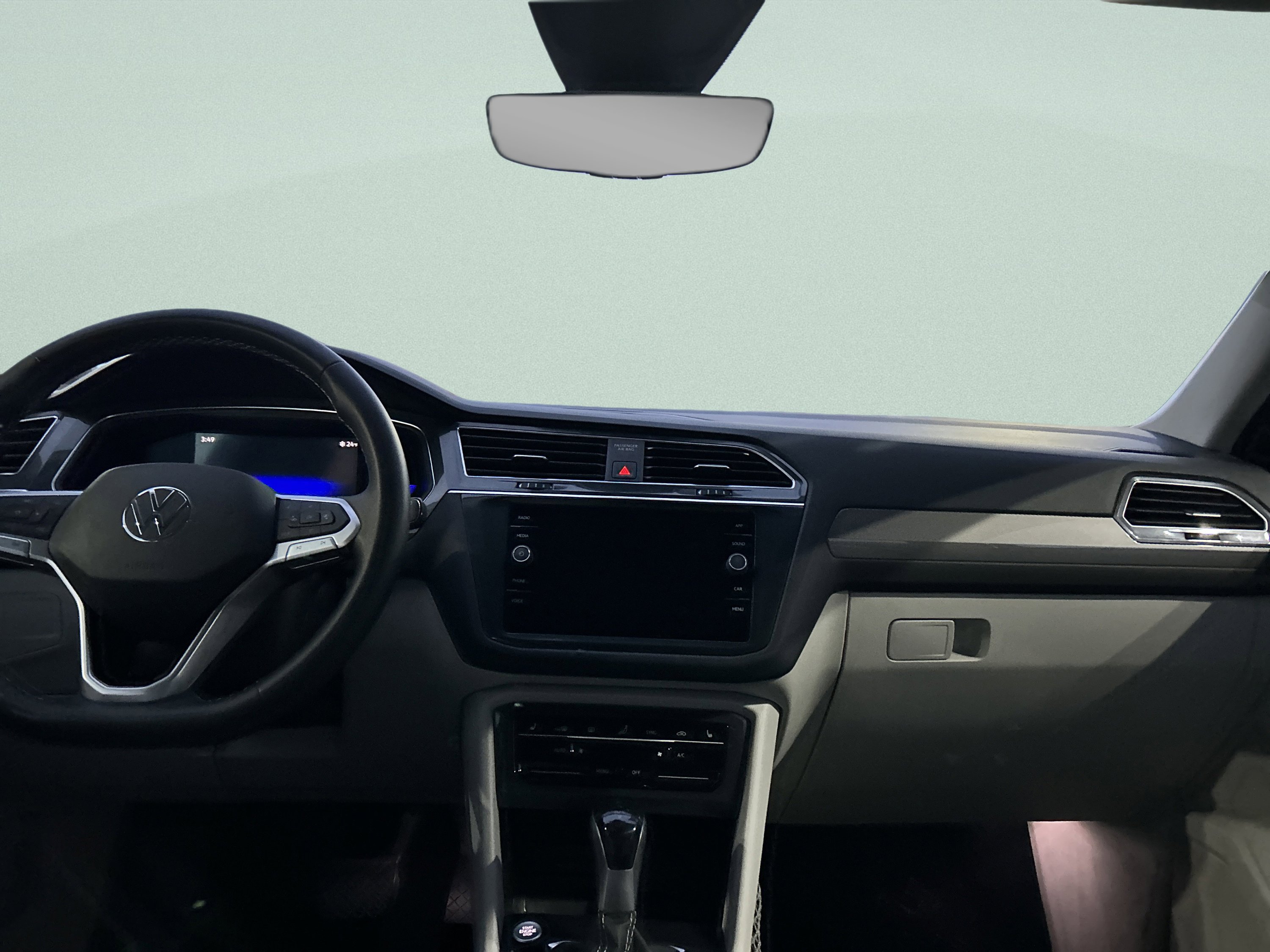 Used 2022 Volkswagen Tiguan SE AWD/4WD image 42