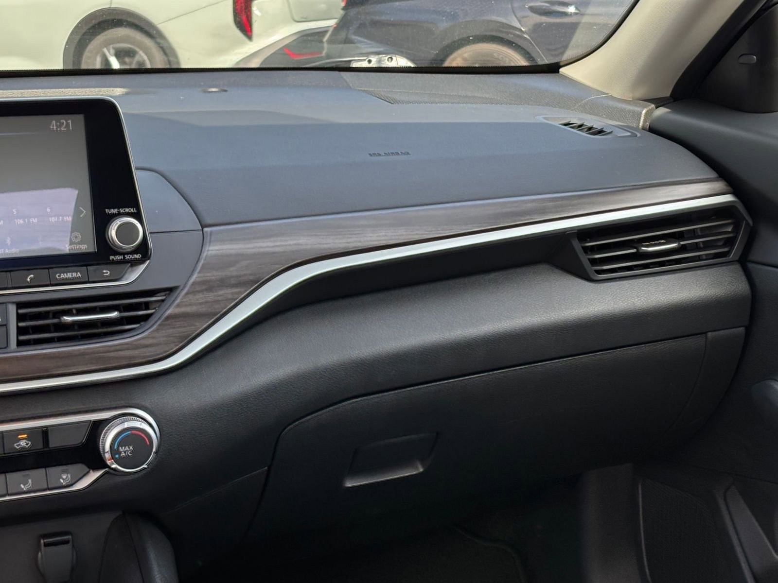 Used 2025 Nissan Altima 2.5 SV FWD image 36