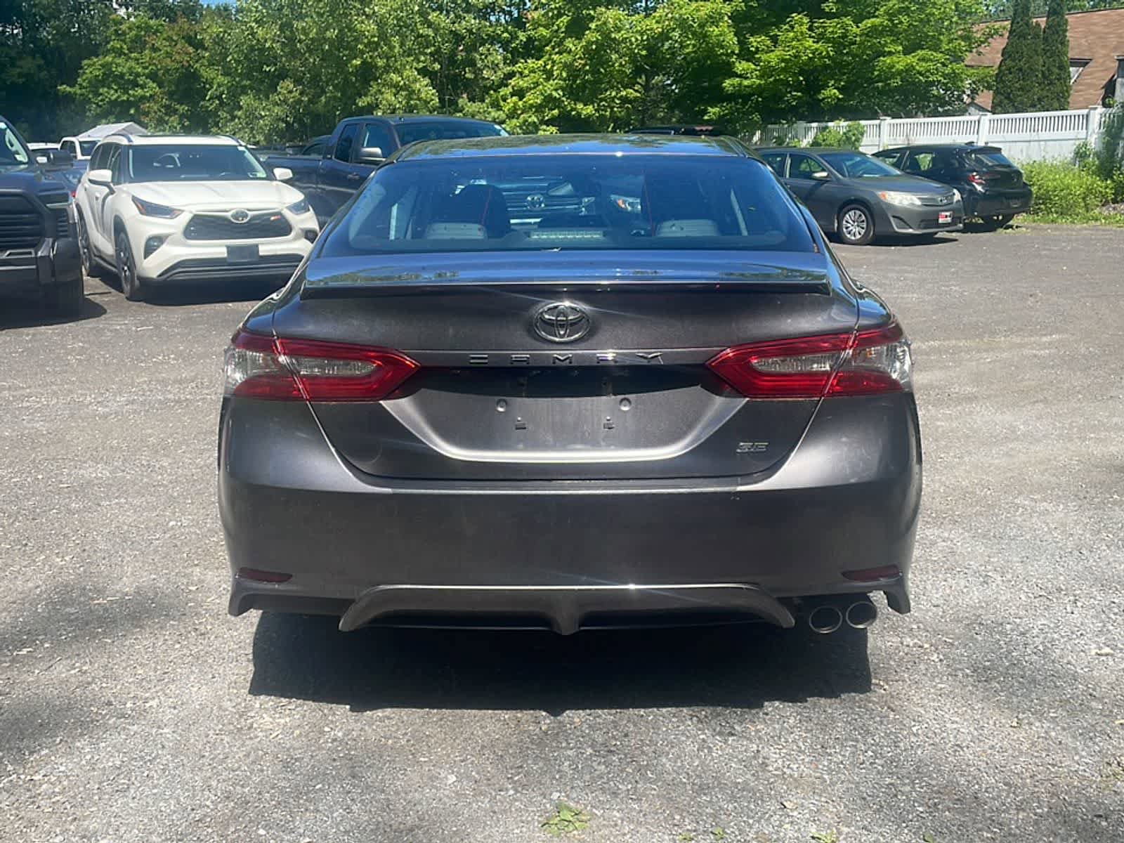 Used 2018 Toyota Camry SE w/ Moonroof Package FWD image 7