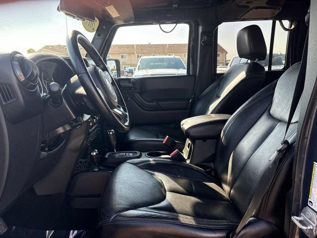 Used 2017 Jeep Wrangler Unlimited Sahara AWD/4WD image 13