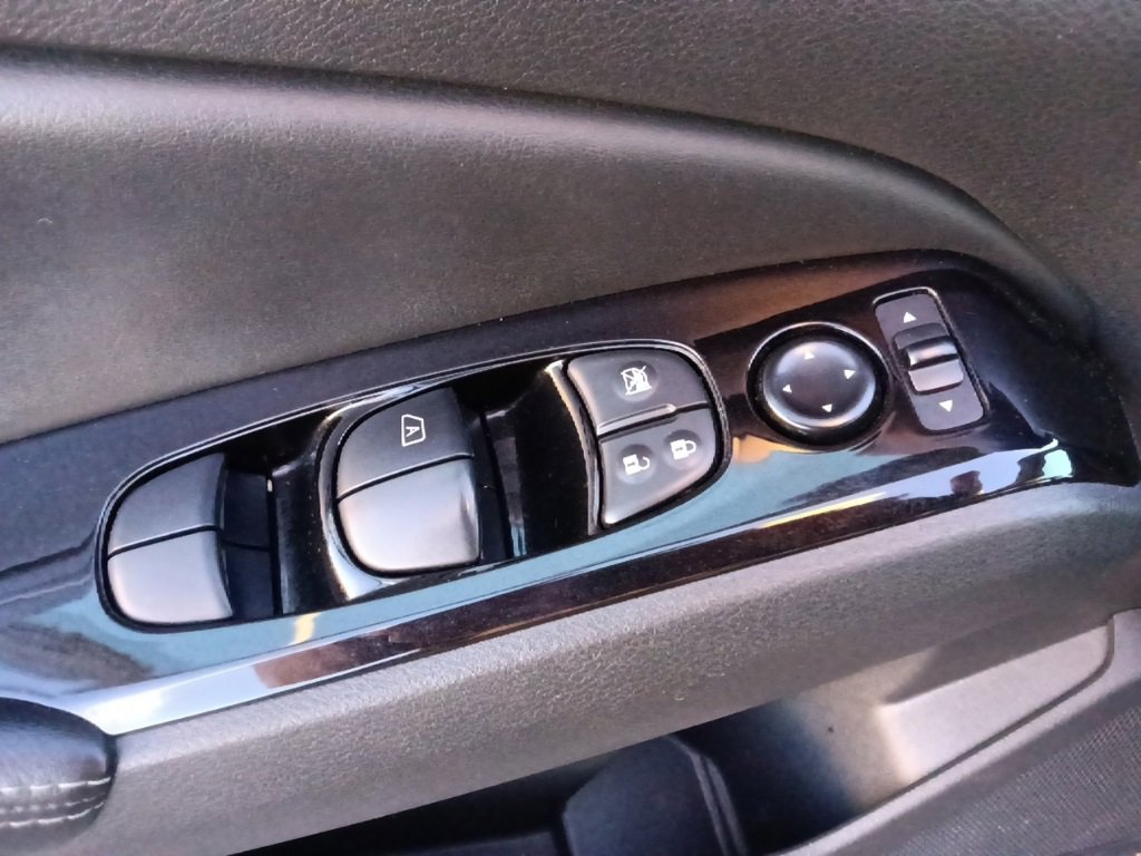 Used 2023 Nissan Altima 2.5 SV image 12