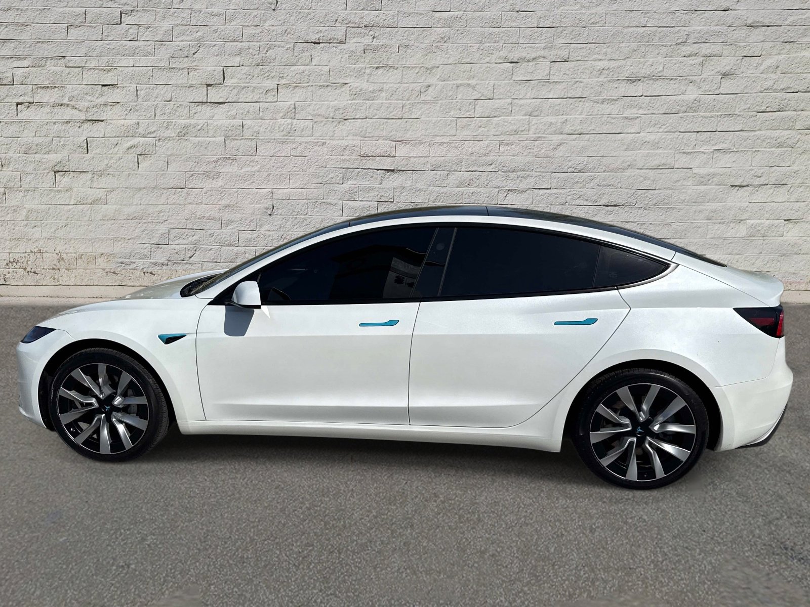 Used 2024 Tesla Model 3 Standard Range image 8