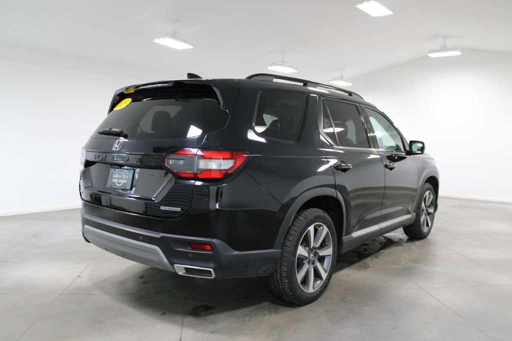 Used 2023 Honda Pilot Touring image 12